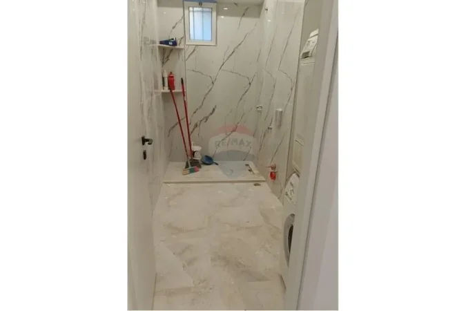 Tirane, jepet me qera 1+1 Kati 1, 55 m² 700 € (Zogu i Zi)