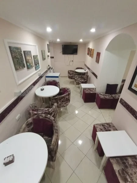 Tirane, jepet me qera ambjent biznesi Kati -1, 71 m² 800 € (rruga e kavajes)