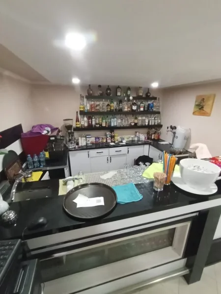 Tirane, jepet me qera ambjent biznesi Kati -1, 71 m² 800 € (rruga e kavajes)