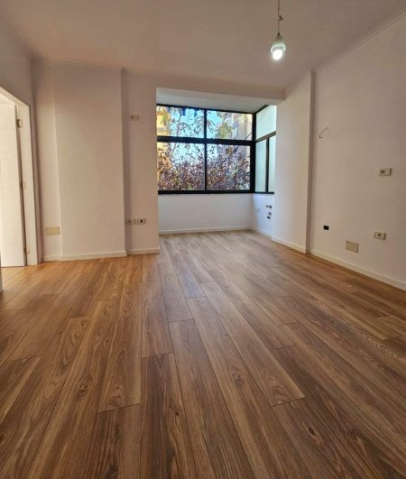 SHITET APARTAMENT 1+1/Zona Ish Nisharaku