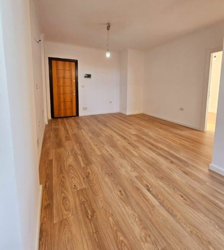 SHITET APARTAMENT 1+1/Zona Ish Nisharaku