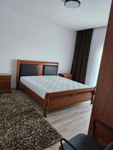 Tirane, jepet me qera apartament 3+1+Ballkon Kati 2, 120 m² 700 € (RRUGA IZET DEDA)