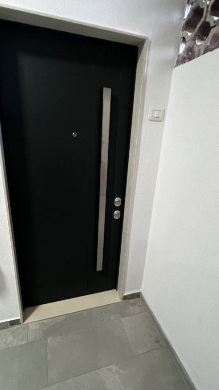 Tirane, jap me qera apartament 2+1+Ballkon Kati 2, 94 m² 950 € (E kavajes perballe xhamise)
