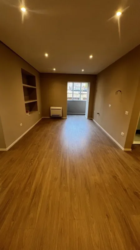 Tirane, jap me qera apartament 2+1+Ballkon Kati 2, 94 m² 950 € (E kavajes perballe xhamise)