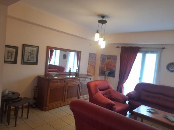 Tirane, jepet me qera apartament 3+1+Ballkon Kati 6, 110 m² 550 € (Bulevardi Gjergj Fishta)