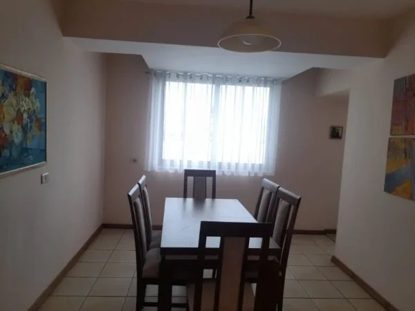 Tirane, jepet me qera apartament 3+1+Ballkon Kati 6, 110 m² 550 € (Bulevardi Gjergj Fishta)