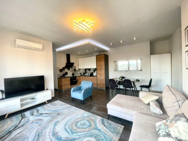 Tirane, jepet me qera apartament 2+1 Kati 9, 90 m² 1.000 € (PAZARI RI)