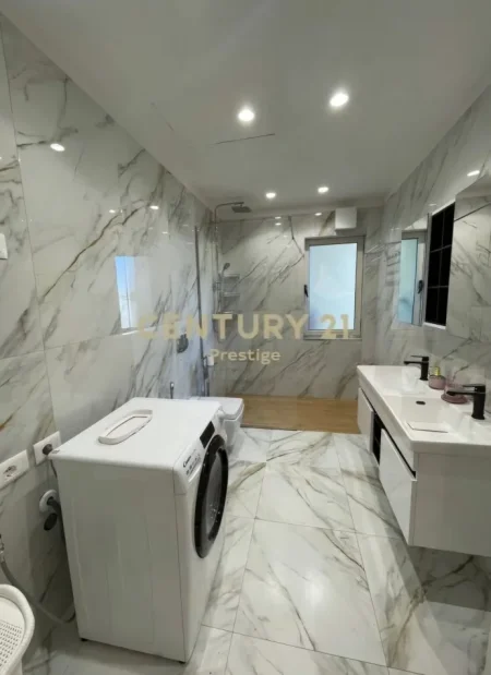 Tirane, shitet apartament 3+1+Ballkon Kati 9, 153 m² 624.000 € (Rruga e Elbasanit)