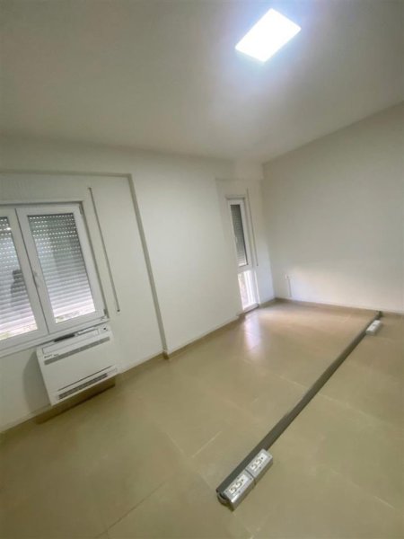 Tirane, jepet me qera zyre Kati 2, 162 m² 1.800 € (RRUGA E KOSOVAREVE)