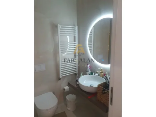 Tirane, shitet apartament 2+1+2 Kati 10, 138 m² 300.000 € (Rruga Kongresi i Manastirit, Oxhaku)