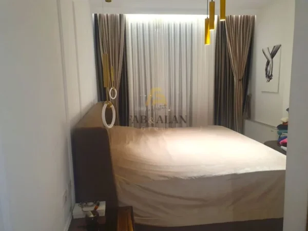 Tirane, shitet apartament 2+1+2 Kati 10, 138 m² 300.000 € (Rruga Kongresi i Manastirit, Oxhaku)