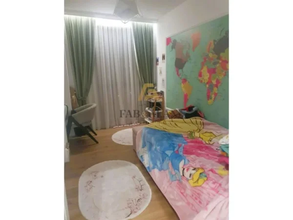 Tirane, shitet apartament 2+1+2 Kati 10, 138 m² 300.000 € (Rruga Kongresi i Manastirit, Oxhaku)