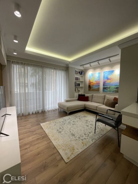 Shqiperi, jepet me qera apartament 2+1+Ballkon Kati 7, 83 m² 750 € (BRRYLI)