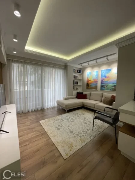 Shqiperi, jepet me qera apartament 2+1+Ballkon Kati 7, 83 m² 750 € (BRRYLI)
