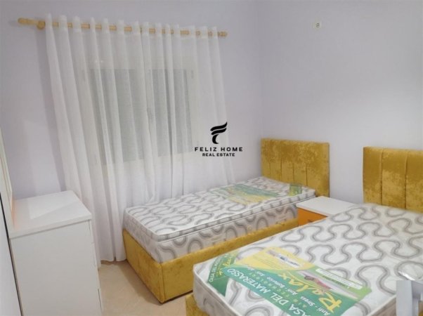 Tirane, jepet me qera apartament 2+1 Kati 2, 80 m² 600 € (PORCELANI)