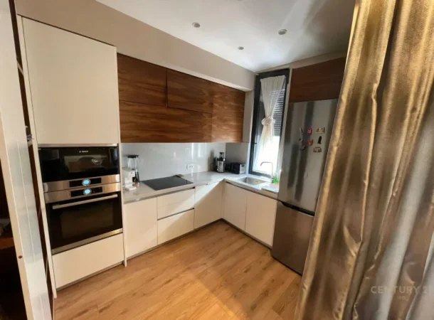 Tirane, shitet apartament 3+1 Kati 3, 154.000 m² 540.000 € (Rruga e Elbasanit)