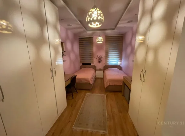 Tirane, shitet apartament 3+1 Kati 3, 154.000 m² 540.000 € (Rruga e Elbasanit)