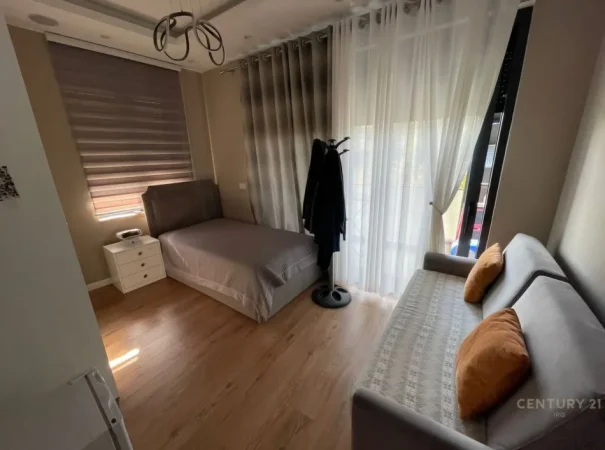 Tirane, shitet apartament 3+1 Kati 3, 154.000 m² 540.000 € (Rruga e Elbasanit)