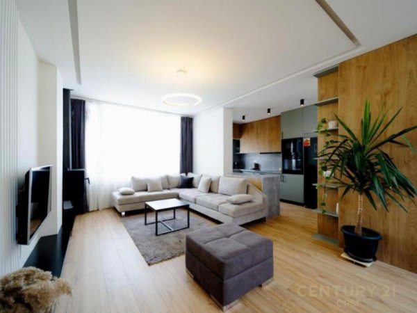 Tirane, jap me qera apartament 2+1+2 , 100 m² 1.000 € (Komuna e Parisit)