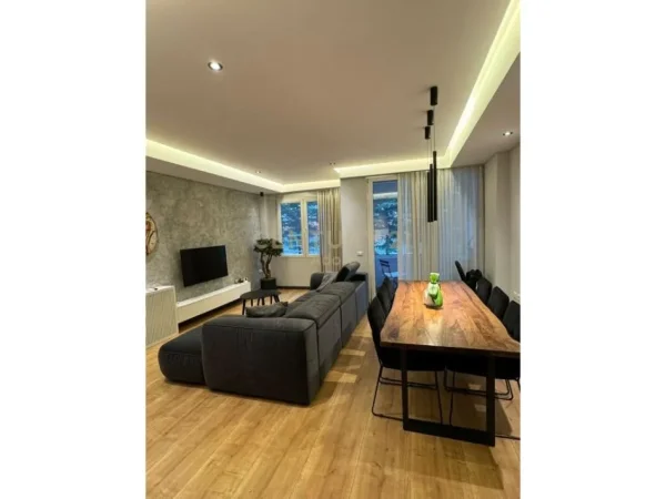 Tirane, shitet apartament 2+1 Kati 1, 115 m² 239.000 € (KODRA E DIELLIT)