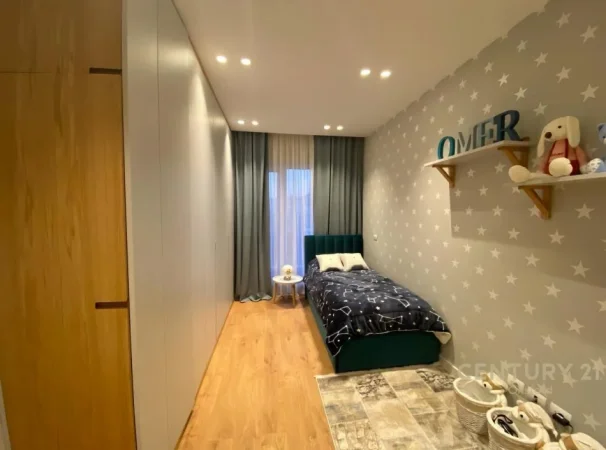 Tirane, shitet apartament 3+1 Kati 3, 181 m² 380.000 € (Ish Fusha Aviacionit)