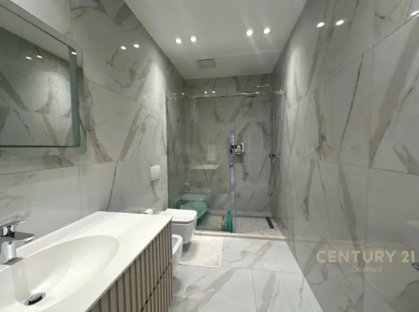 Tirane, shitet apartament 3+1 Kati 3, 181 m² 380.000 € (Ish Fusha Aviacionit)