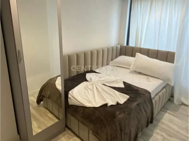 Tirane, jepet me qera apartament duplex 2+1 Kati 1, 100 m² 1.300 € (Myslym Shyri)