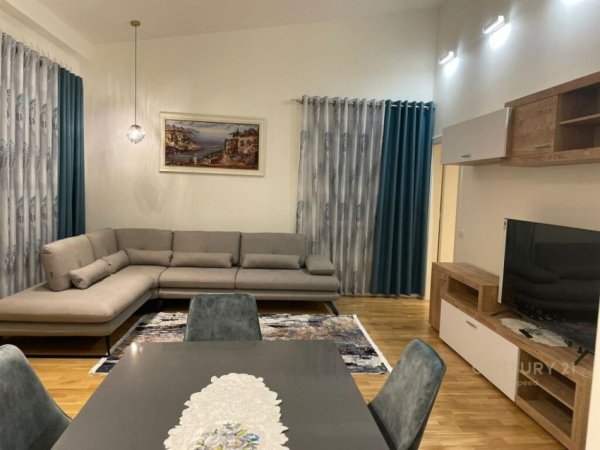 Tirane, jap me qera apartament 2+1+2 , 216 m² 1.200 € (Sauk i Ri)