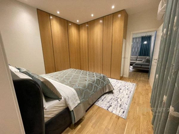 Tirane, jap me qera apartament 2+1+2 , 216 m² 1.200 € (Sauk i Ri)