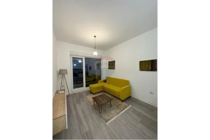 Tirane, jepet me qera apartament 1+1 Kati 7, 50 m² 550 € (KOMPLEKSI KONTAKT, 21 DHJETORI)