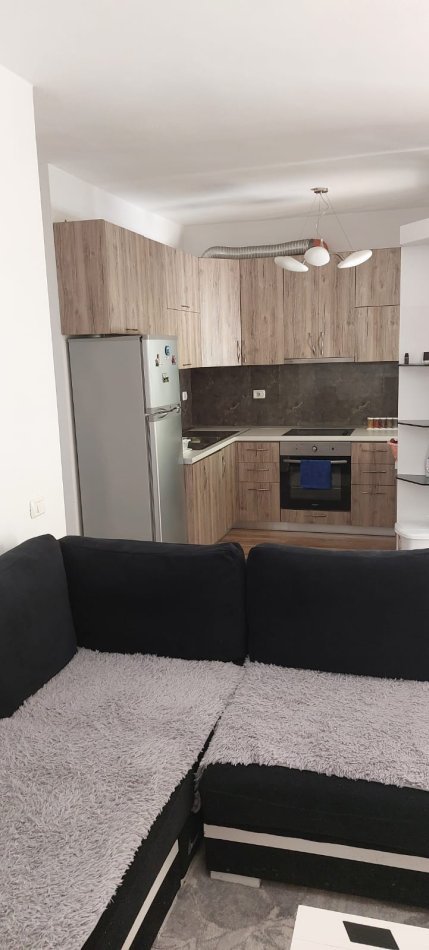 Tirane, jepet me qera apartament 2+1+Ballkon Kati 2, 100 m² 550 € (Kopshti Botanik)