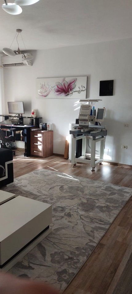 Tirane, jepet me qera apartament 2+1+Ballkon Kati 2, 100 m² 550 € (Kopshti Botanik)