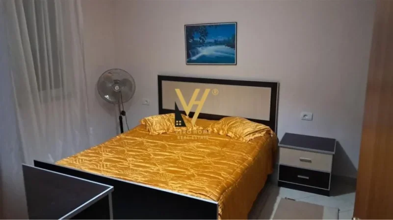 Tirane, jepet me qera apartament 2+1+Ballkon Kati 6, 85 m² 500 € (BRRYLI)