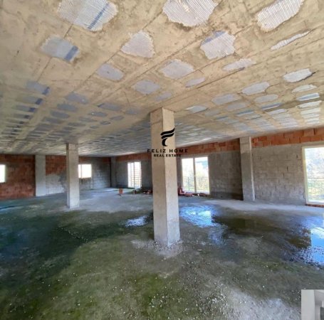 Tirane, jepet me qera magazine Kati 2, 600 m² 700 € (VORE)