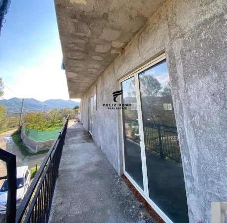 Tirane, jepet me qera magazine Kati 2, 600 m² 700 € (VORE)