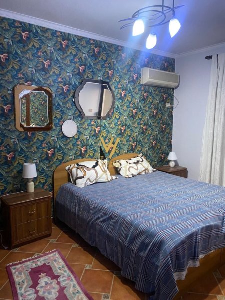 Tirane, jepet me qera apartament 2+1+Ballkon Kati 5, 100 m² 900 € (BLLOK)
