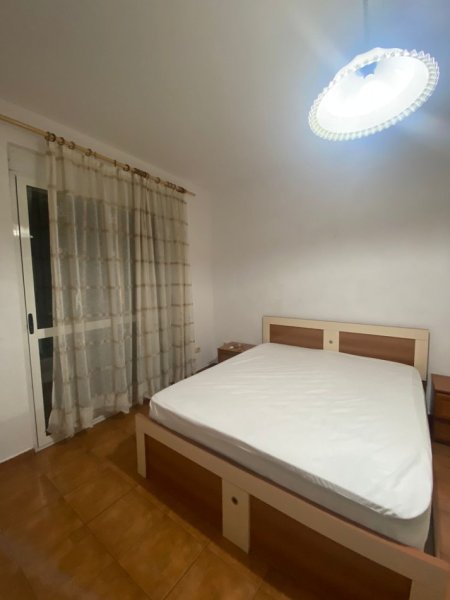Tirane, jepet me qera apartament 1+1+Aneks+Ballkon Kati 3, 69 m² 500 € (ministria e jashtme)