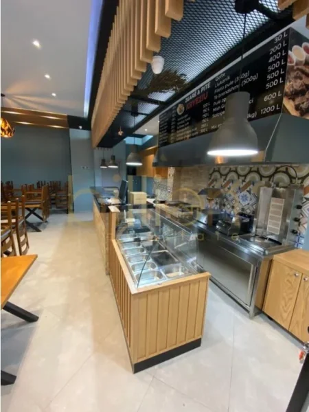 Tirane, shitet ambjent biznesi Kati 0, 70 m² 200.000 € (Astiri, Tirana, Albania)