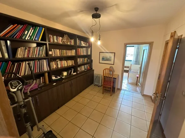 Tirane, jepet me qera apartament 3+1+Aneks+Ballkon Kati 6, 111 m² 550 € (vasil shanto)