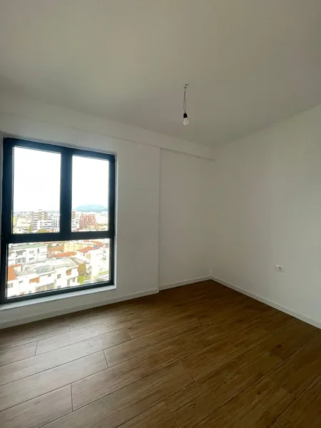 Tirane, jepet me qera zyre Kati 8, 88 m² 800 € (Pazari Ri | Luxor 3)