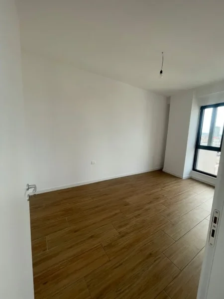 Tirane, jepet me qera zyre Kati 8, 88 m² 800 € (Pazari Ri | Luxor 3)