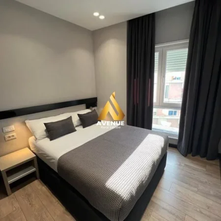 Tirane, jepet me qera apartament 2+1+Ballkon Kati 4, 80 m² 1.500 € (Rruga e Barrikadave)