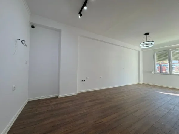 Tirane, shitet apartament 1+1 Kati 4, 63 m² 119.000 € (Kopshti Zoologjik)