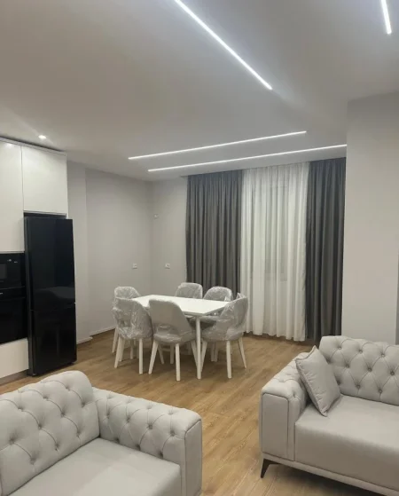 Tirane, shitet apartament 2+1+Ballkon Kati 5, 92 m² 180.000 € (Kodra e Diellit)