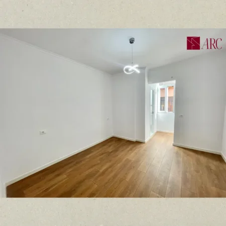 Tirane, shitet apartament 2+1+Ballkon Kati 4, 81 m² 185.000 € (Rruga e Dibres, Medreseja, Tirane)