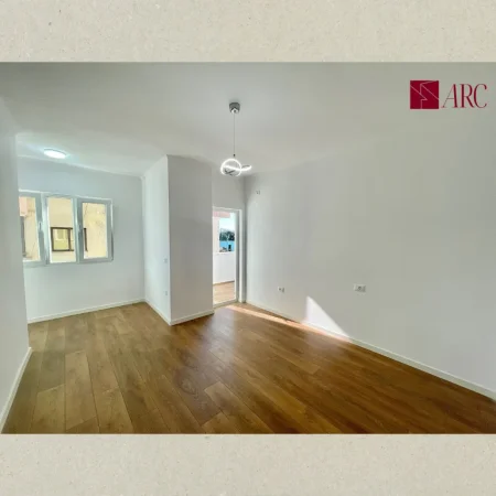 Tirane, shitet apartament 2+1+Ballkon Kati 4, 81 m² 185.000 € (Rruga e Dibres, Medreseja, Tirane)