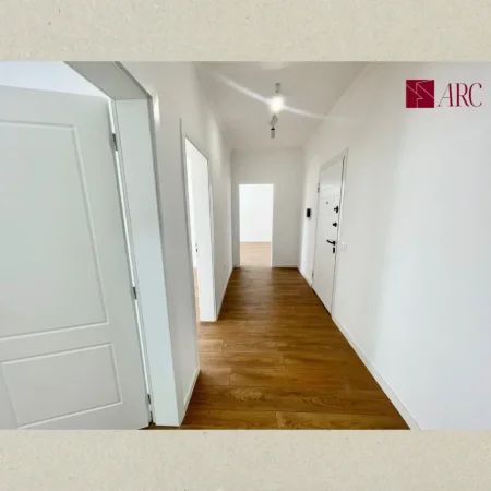 Tirane, shitet apartament 2+1+Ballkon Kati 4, 81 m² 185.000 € (Rruga e Dibres, Medreseja, Tirane)