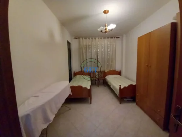 Durres, jepet me qera apartament 2+1 Kati 2,105 m²  450 € (Vollga, Durres)