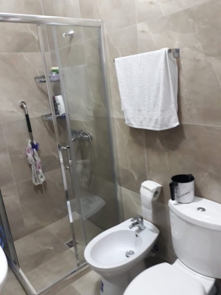 Tirane, jepet me qera apartament 1+1+Ballkon Kati 5, 40 m²  (RRUGA E DIBRES)