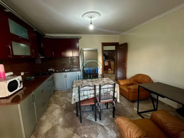Durres, jepet me qera apartament 2+1 Kati 2, 90 m² 500 € (Bulevardi, Durres)